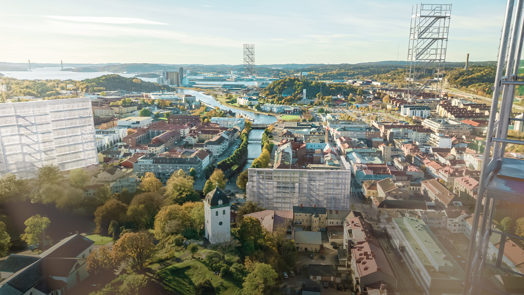 Uddevalla fylld med ställningar.